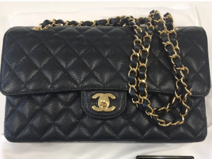 シャネル マトラッセ　Wフラップ キャビアスキン