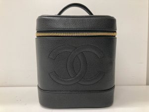 シャネル バニティ 黒 キャビアスキン