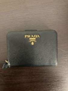 プラダ 財布