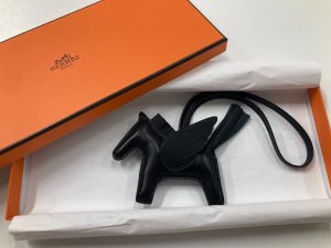 エルメス バッグチャーム ロデオ ペガサス ソーブラック アニューミロ