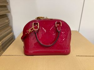 ルイヴィトン アルマBB ヴェルニ M56204