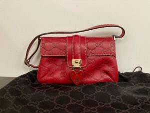 グッチ ミニショルダーバッグ グッチ レザー ハート