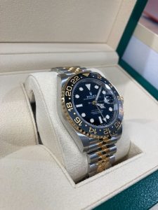 ロレックス GMTマスターⅡ 126713GRNR 黒文字盤 SS/YG