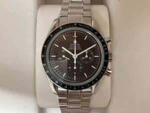 オメガ スピードマスター 311.30.42.30.01.005 黒文字盤