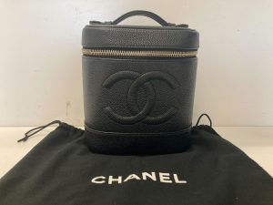 シャネル キャビアスキン バニティ ハンドバッグ